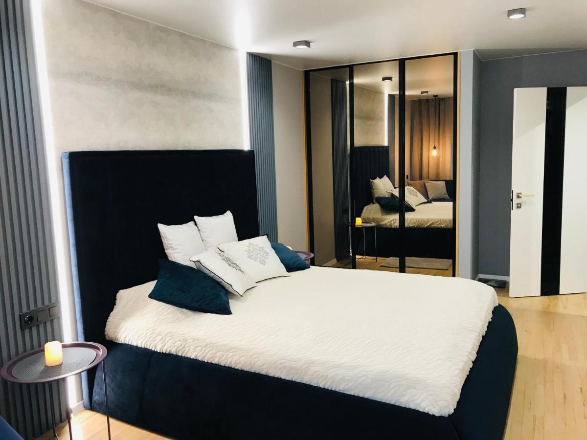 Citadel Vip Apartment Lviv Bagian luar foto