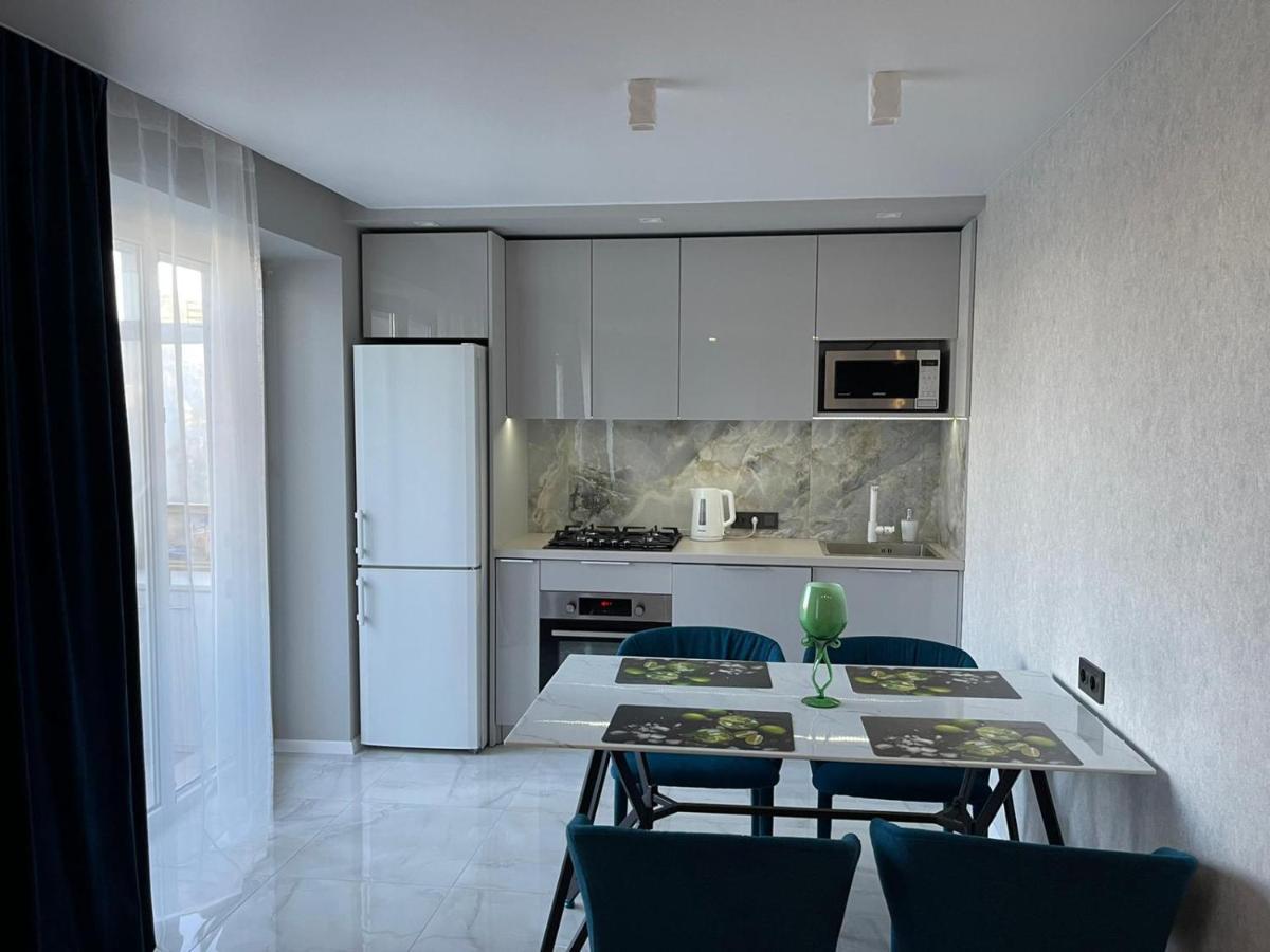 Citadel Vip Apartment Lviv Bagian luar foto