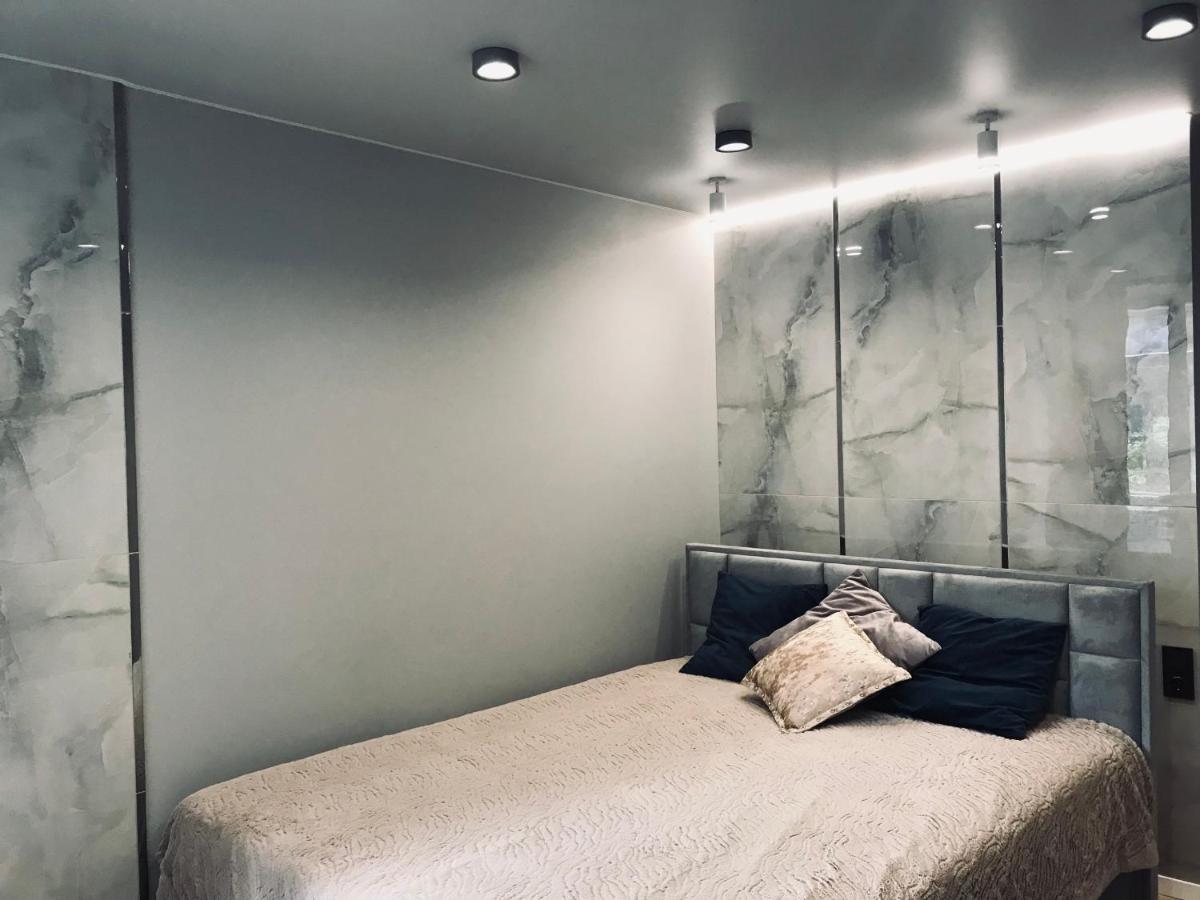Citadel Vip Apartment Lviv Bagian luar foto