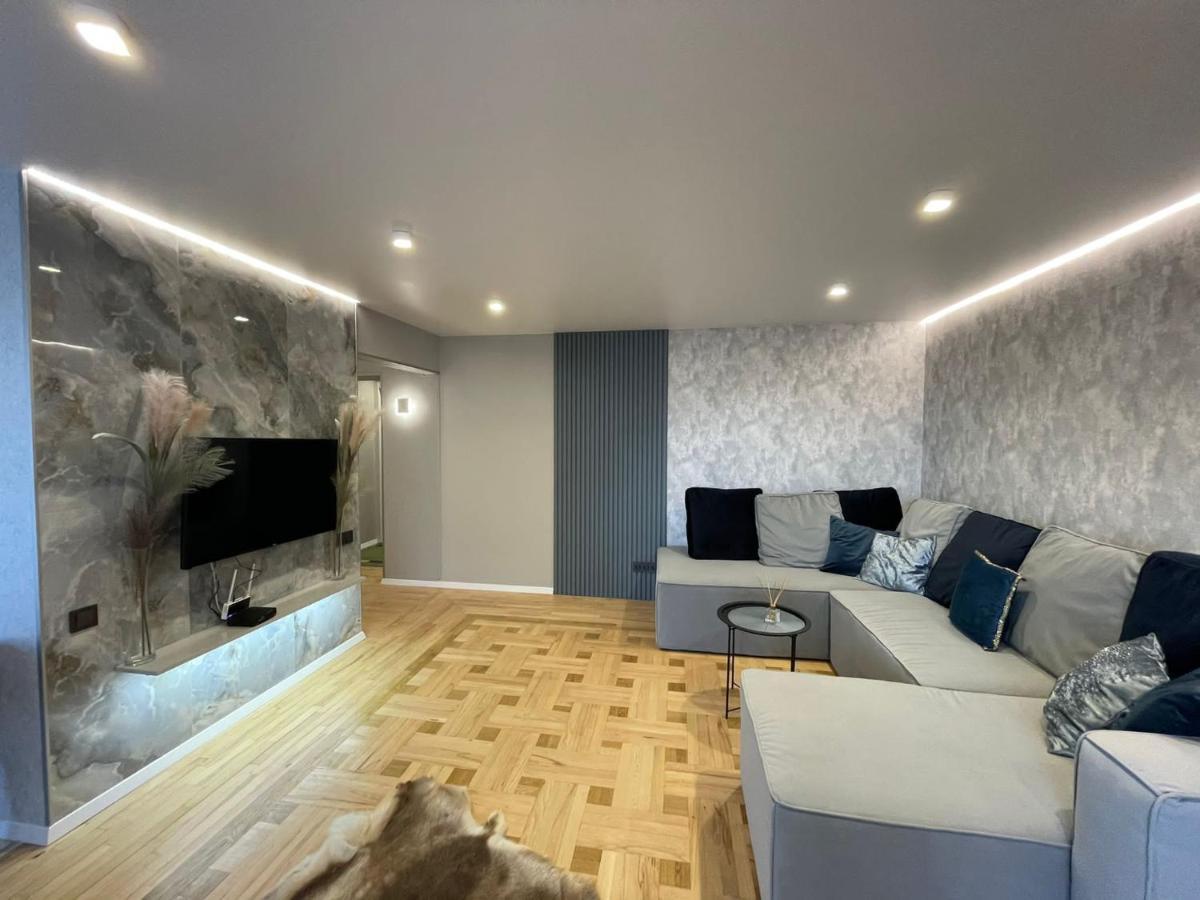 Citadel Vip Apartment Lviv Bagian luar foto