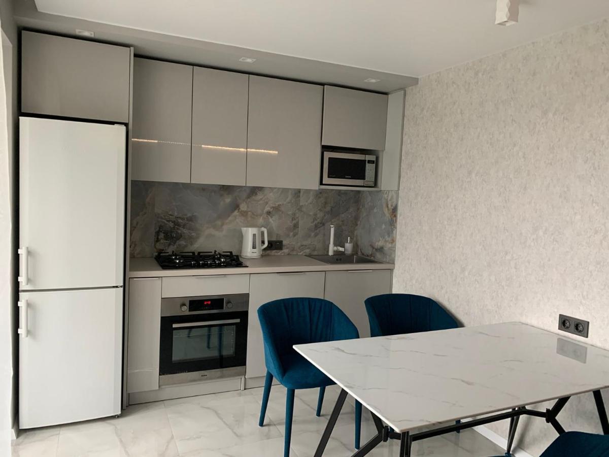 Citadel Vip Apartment Lviv Bagian luar foto