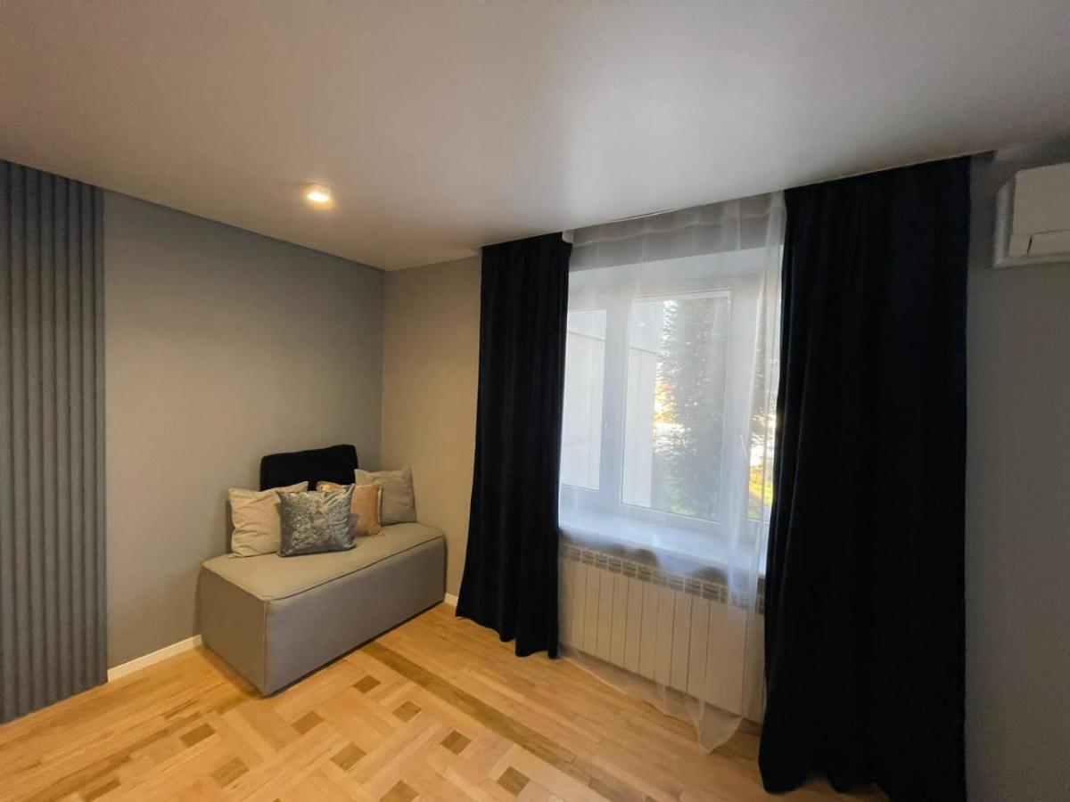 Citadel Vip Apartment Lviv Bagian luar foto