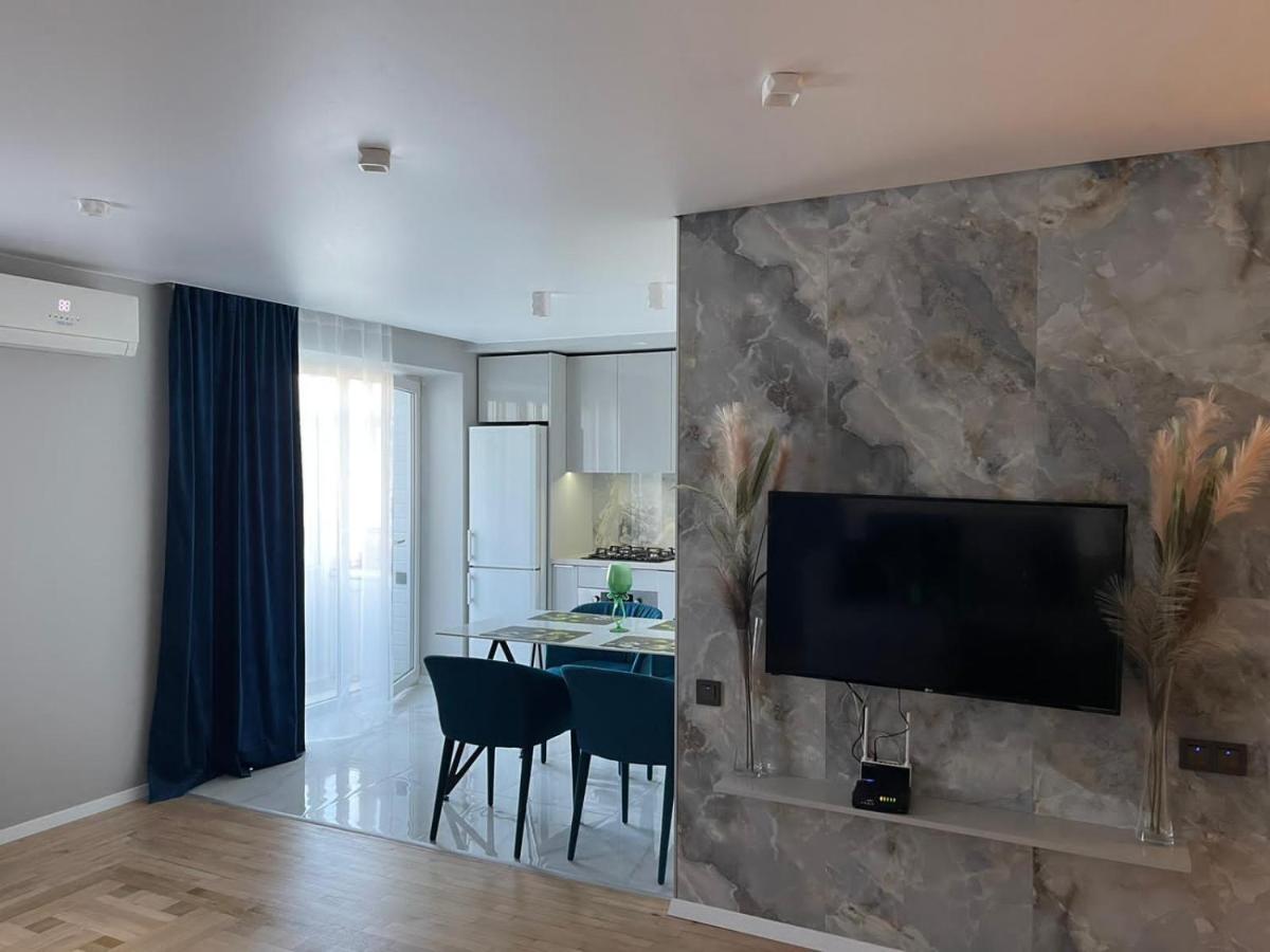 Citadel Vip Apartment Lviv Bagian luar foto