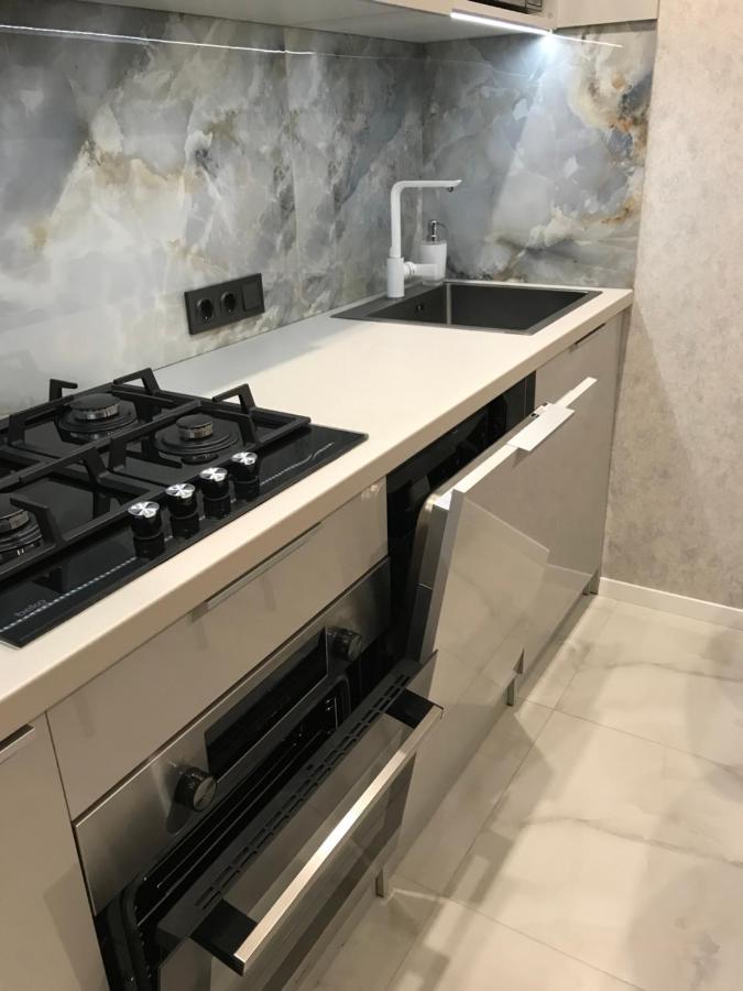 Citadel Vip Apartment Lviv Bagian luar foto