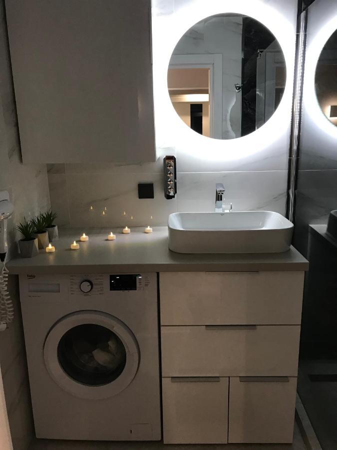 Citadel Vip Apartment Lviv Bagian luar foto