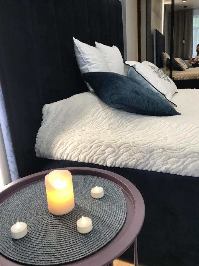 Citadel Vip Apartment Lviv Bagian luar foto